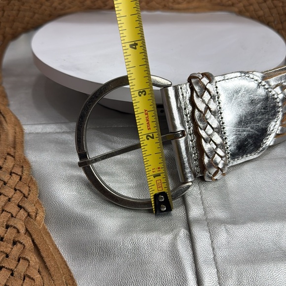(H) Women's vintage braided silver and tan leather belt, size M - Picture 9 of 12